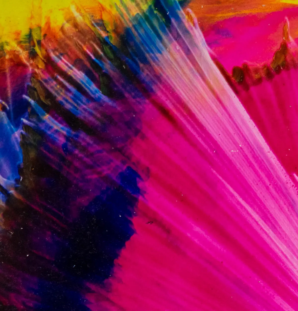 Abstraktes Gemälde von Sylvia Sanders, 30 x 40 cm, gerahmt, Detail Farbstruktur, gelbe-rote-violette Strukturen, Kunst-Direkt.de