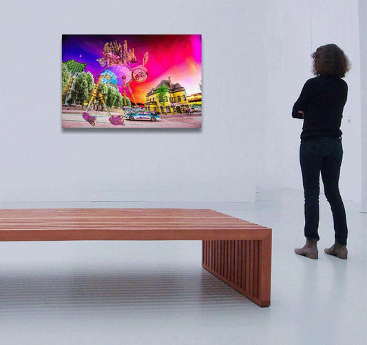 Ein Phantasiewesen läuft durch Hamburg, roter Himmel, digital verfremdet, im Museum hängend