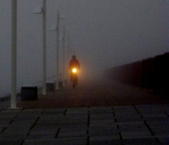 Radfahrer auf dem Deich