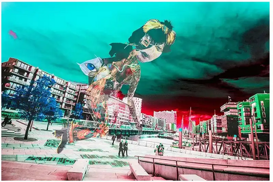 Eine Phantasiegestalt geht durch die Hamburger Hafencity, claudia Tejeda Kunst kaufen, Hamburg