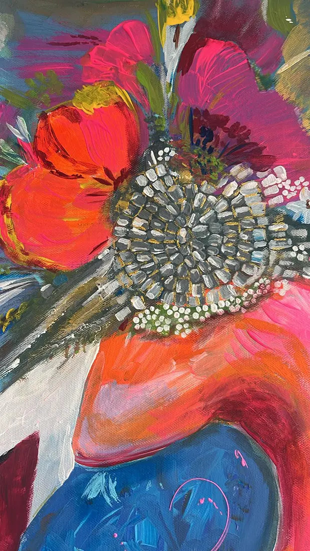 Detailaufnahme Flaminga – Leuchtend pinkes Gefieder, wilde Pinselstriche, Komplementärkontrast zu Tiefblau, Maren Lüke-Amato | Kunst-Direkt.de
