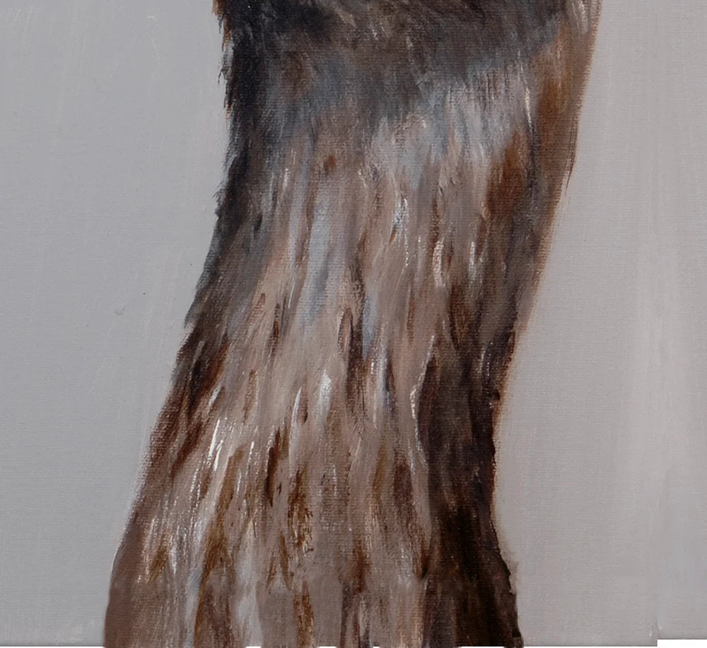 Detailaufnahme Gustav – Dunkles glänzendes Auge voller Leben, feine Federtexturen, akademische Präzision, Christel Keller | Kunst-Direkt.de
