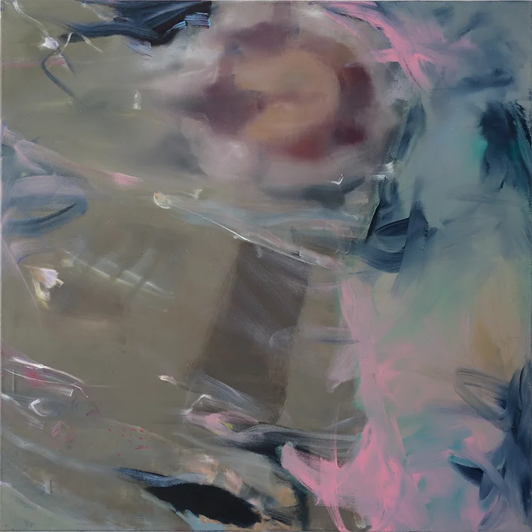 Schwimmende Quallen im Wasser, quadratisches Format, Wasser mit Reflexen, Sand