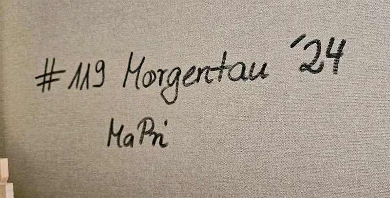 Morgentau - Detailansicht der Signatur der Künstlerin, Mareike Prikling, Kunst-Direkt.de