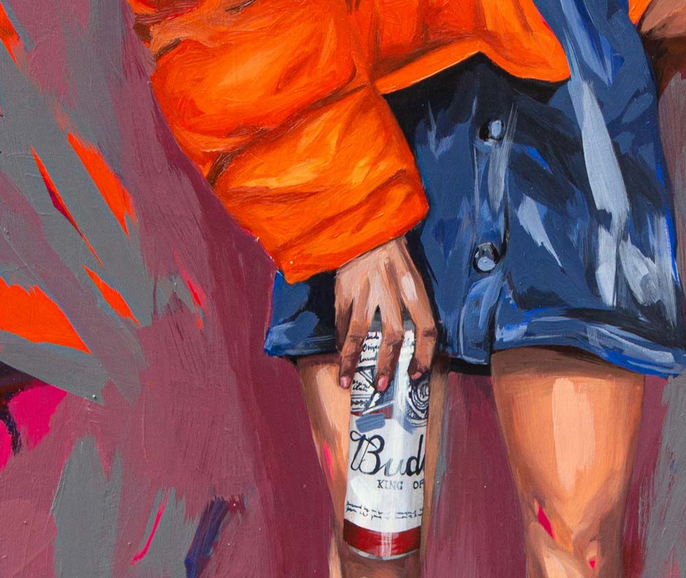 Fineart Print eines Gemäldes, Frau mit organener Jacke und Bierdose in der Hand vor abstraktem Hintergrund, Detailansicht der Bierdose, 100 x 75 cm, aileen clausager, Kunst-Direkt.de