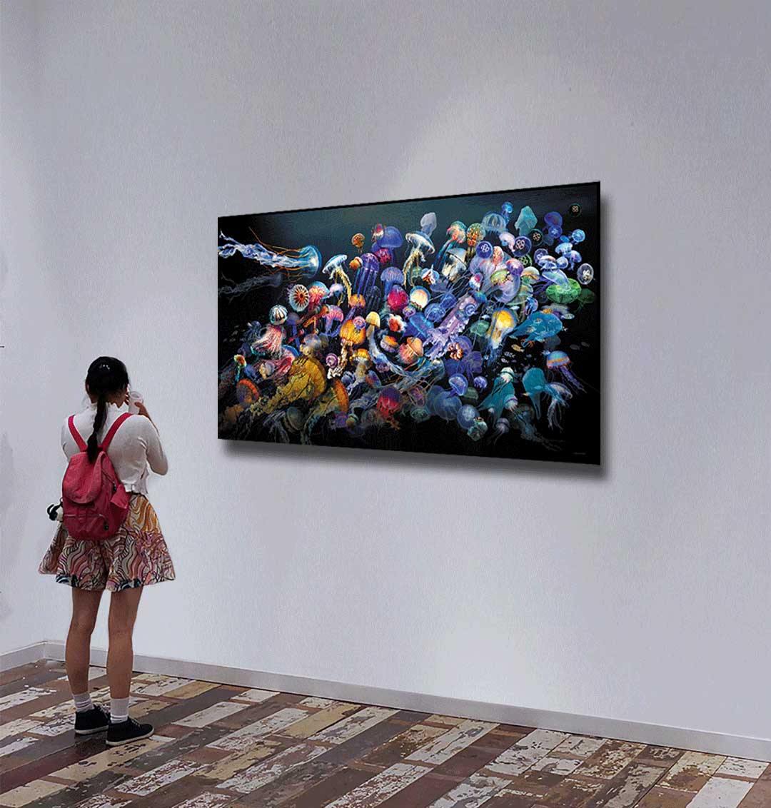 farbige quallen treiben im Wasser,  digitales Kunstwerk mit Plastikmüll, 220x125cm, hängend, Gero Paul, Kunst-Direkt.de