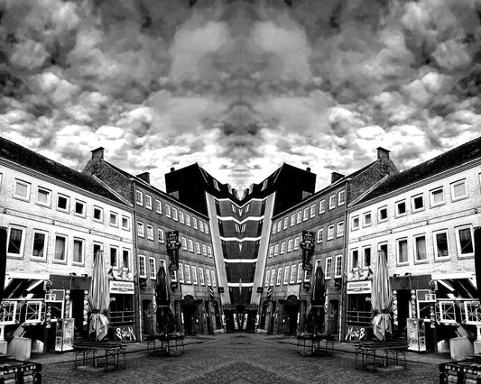 Gespiegelte Fotografie des Hans Albers Platzes in Hamburg, schwarz/Weiß