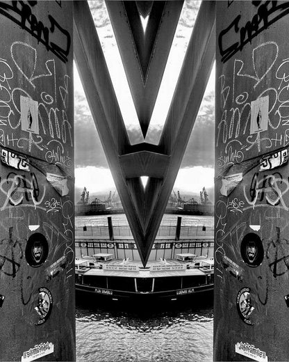 Aus spitzem Winkel - Architektur Fotografie - Kunstdruck auf Leinwand