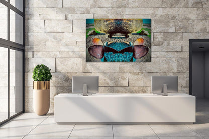 gespiegeltes foto einer schiffsschraube, abstrahiert, querformat, an wand hängend